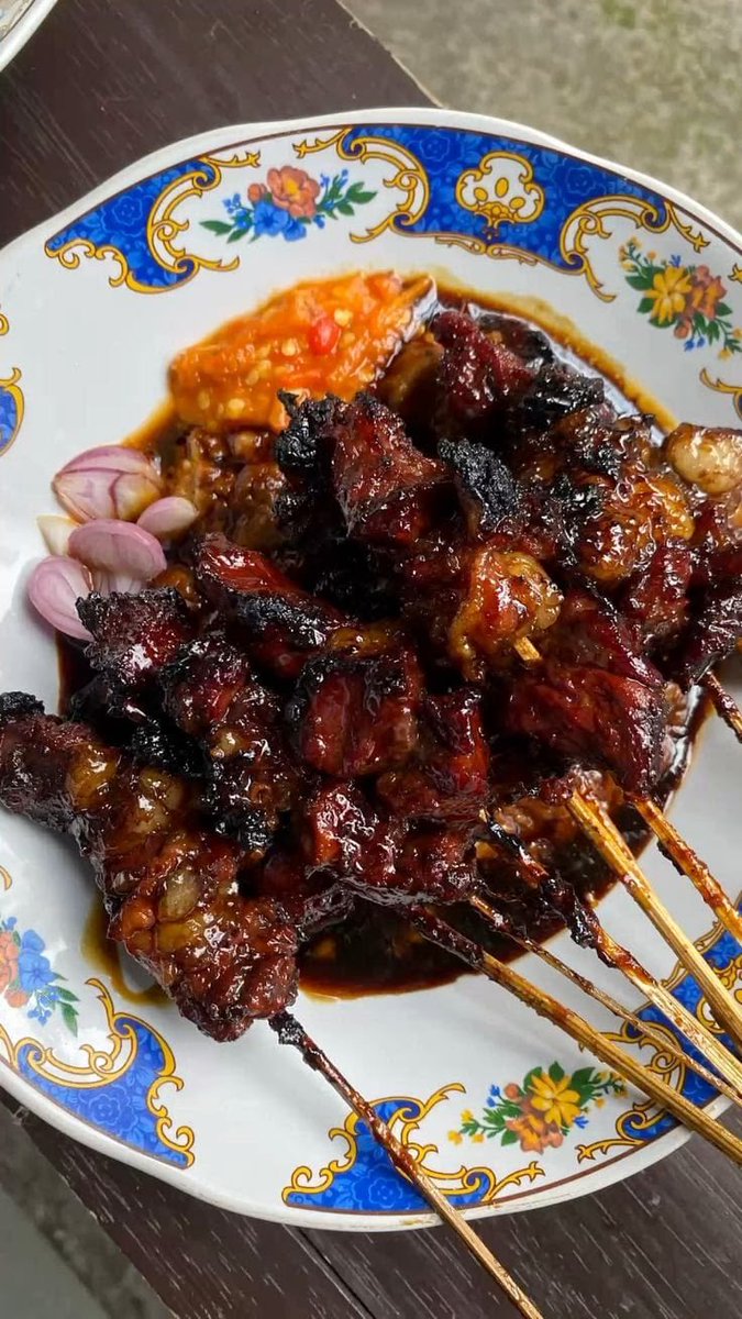 aenaheinm's tweet photo. kalian tim sate ayam atau sate kambing by? 🤤 https://t.co/7UABrYUXZn