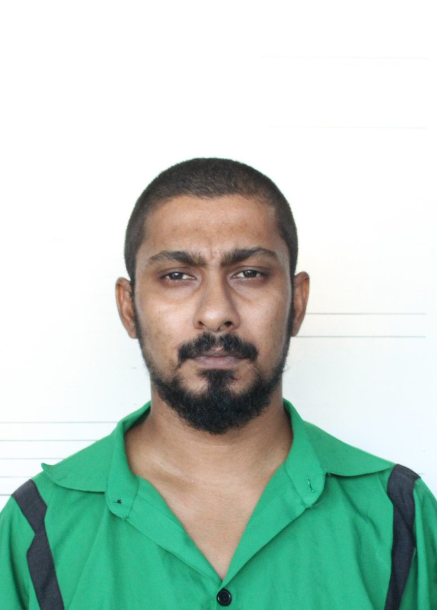 jubraansf's tweet photo. 🚨: Political appointee at Economic Ministry under house arrest as per child sex offender registry.

Hassan Sajah Abdulla (A317669)
Under house arrest · ރޯހައުސް R1601 / ހުޅުމާލެ ފޭސް 1

His twin brother Hussain Najah Abdulla (A317670) is also a child sex offender currently under house arrest at the same location.

As per an RTI from March 2026, Sajah was a political appointee at Economic Ministry.

Sajah (6 year sentence): https://t.co/OazZH4HL0c

Najah (7 year sentence): https://t.co/lhi5opFl7o