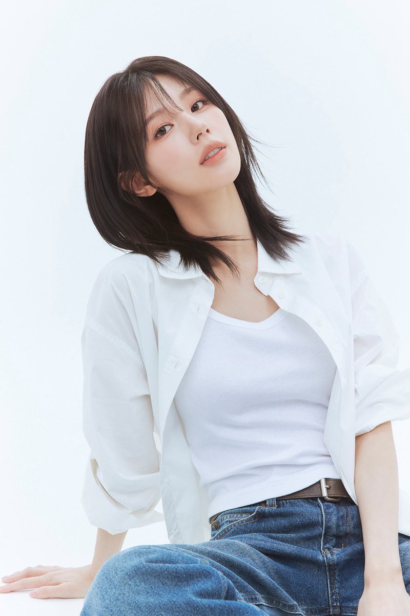 official_i_dle's tweet photo. MIYEON
NEW PROFILE #1

#아이들 #idle
#미연 #MIYEON https://t.co/7xQo7R64pB