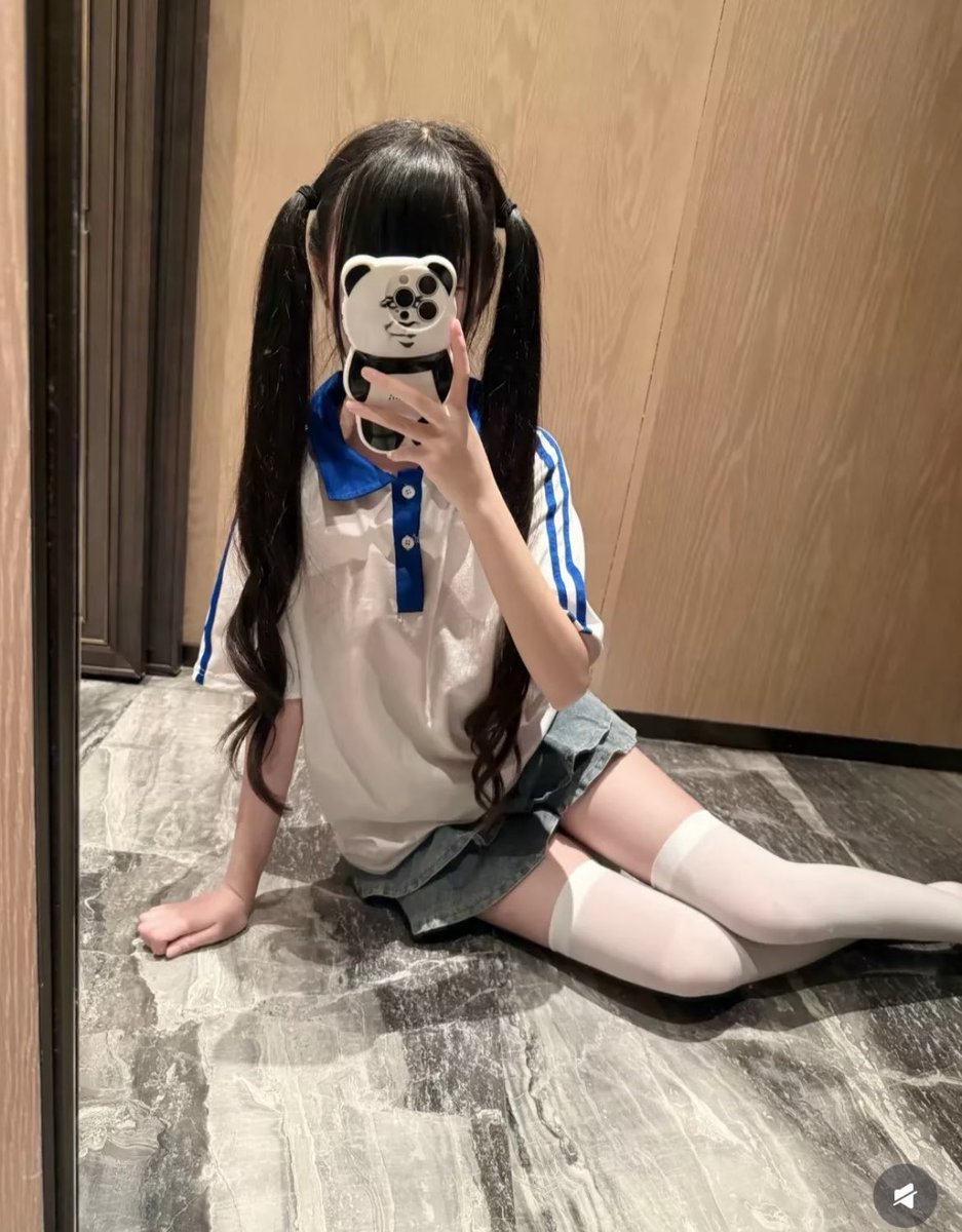 Karimez6's tweet photo. 回归校园生活，现在是16:00分刚拍的

谁要看我14岁的福吗？？？

 多来锐评一下，看完不许乱讲嗷…！ https://t.co/61aJhJDPEY