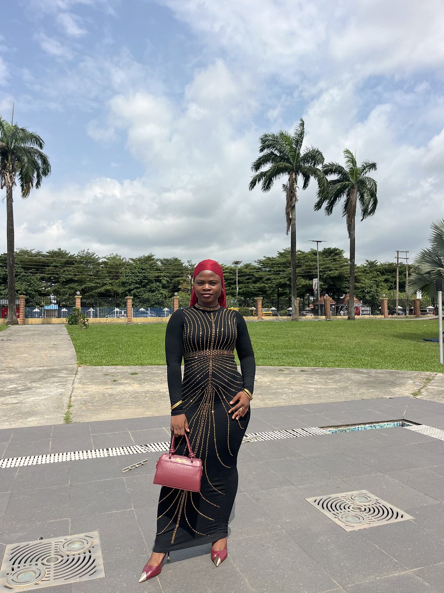 Asani_Alimi's tweet photo. Went out to touch grass and I looked peng while at it!🤭❤️ https://t.co/6c3gS73Rg0