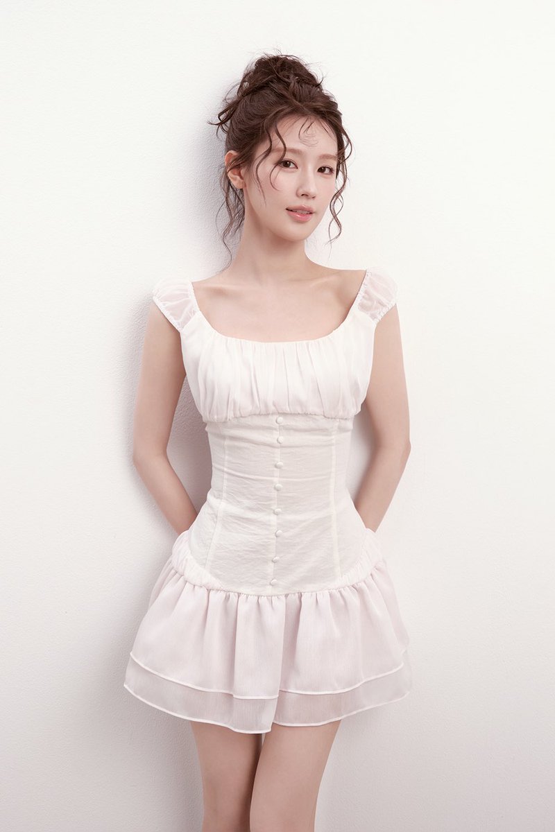 official_i_dle's tweet photo. MIYEON
NEW PROFILE #3

#아이들 #idle
#미연 #MIYEON https://t.co/bCgiTqwJVo