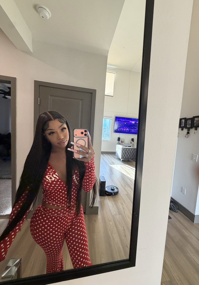 hoewkate tweet picture