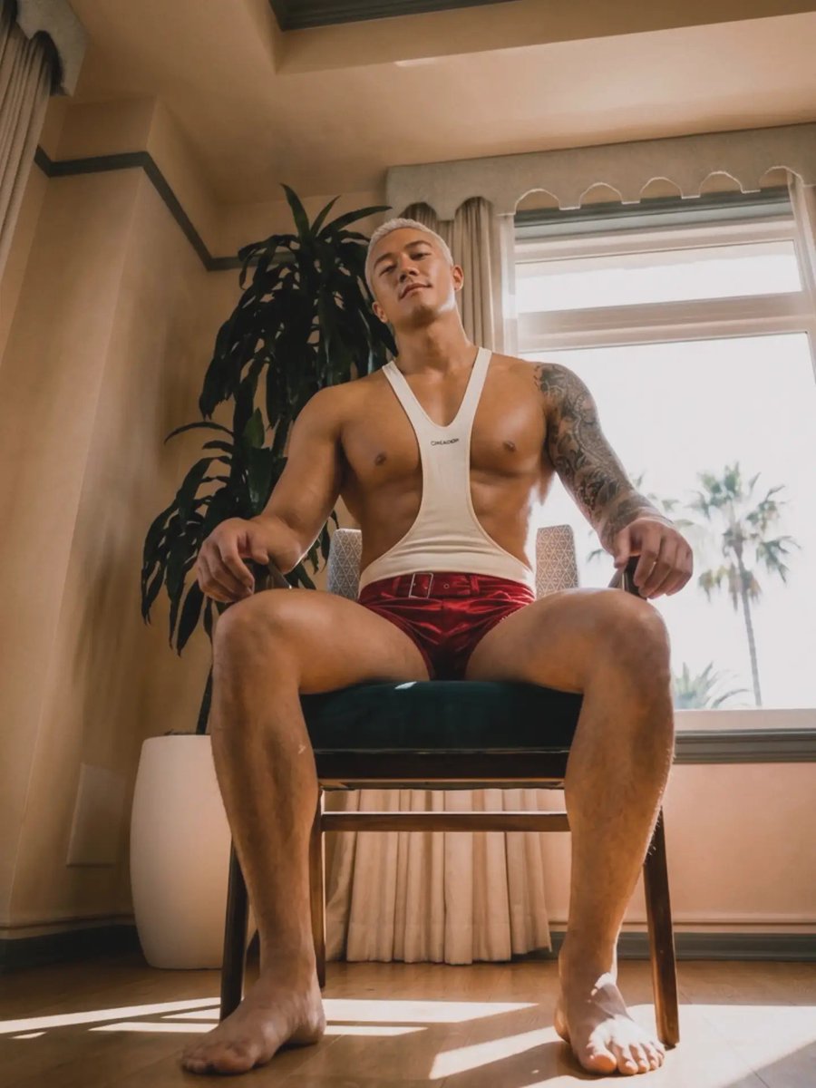 RomezzyLopez's tweet photo. Lowkey giving Calvin Klein campaign energy without even trying. Clean lines, bold red, and a body that does all the talking. Yeah, the fit understood the assignment.
#MensFashion #CalvinKlein #LuxuryLifestyle #RedHot #ThirstTrap https://t.co/4NQAQxnxET