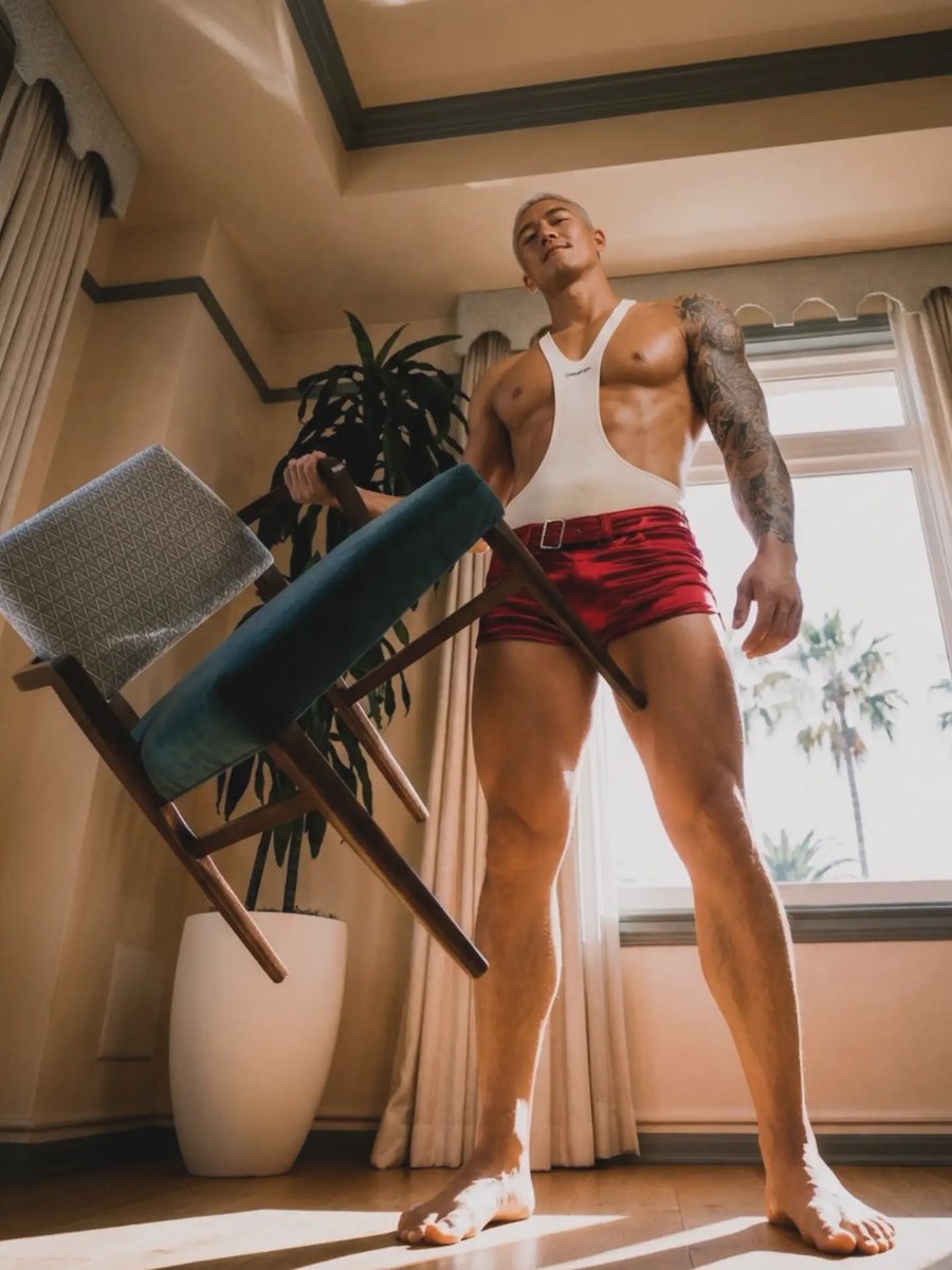 RomezzyLopez's tweet photo. Lowkey giving Calvin Klein campaign energy without even trying. Clean lines, bold red, and a body that does all the talking. Yeah, the fit understood the assignment.
#MensFashion #CalvinKlein #LuxuryLifestyle #RedHot #ThirstTrap https://t.co/4NQAQxnxET