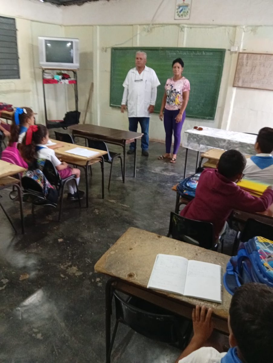 AguadaSalud's tweet photo. Buenos días #Cuba🇨🇺 feliz lunes, una intensa jornada para continuar preservando la salud de nuestra población y las conquistas de la Revolución así como denunciando el #BloqueoGenocida que nos impone el gobierno de los EUA. #CubaPorLaVida #CubaEstáFirme https://t.co/AqOfCRUdrd
