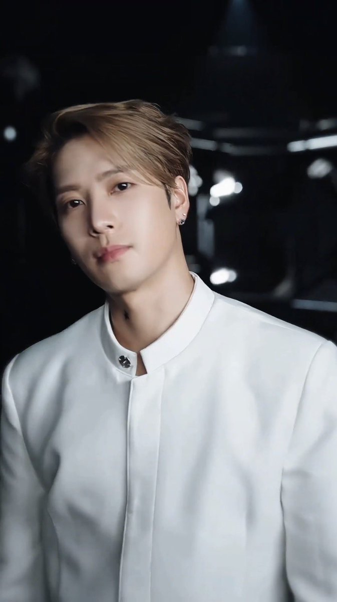 NookkieNpWg7's tweet photo. เทพพระเจ้าแจ็ค 🤍👑
หล่อจนต้องกราบ 🙏🏻🫶🏻
#JacksonWang https://t.co/BvwQblfRfI