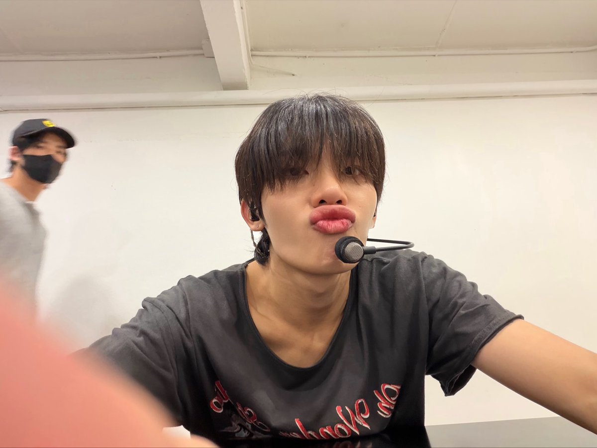 thetenthwish's tweet photo. หรือหมาตัวปลอมที่มินหมายถึงก็คือ https://t.co/DjqFPEo6o4