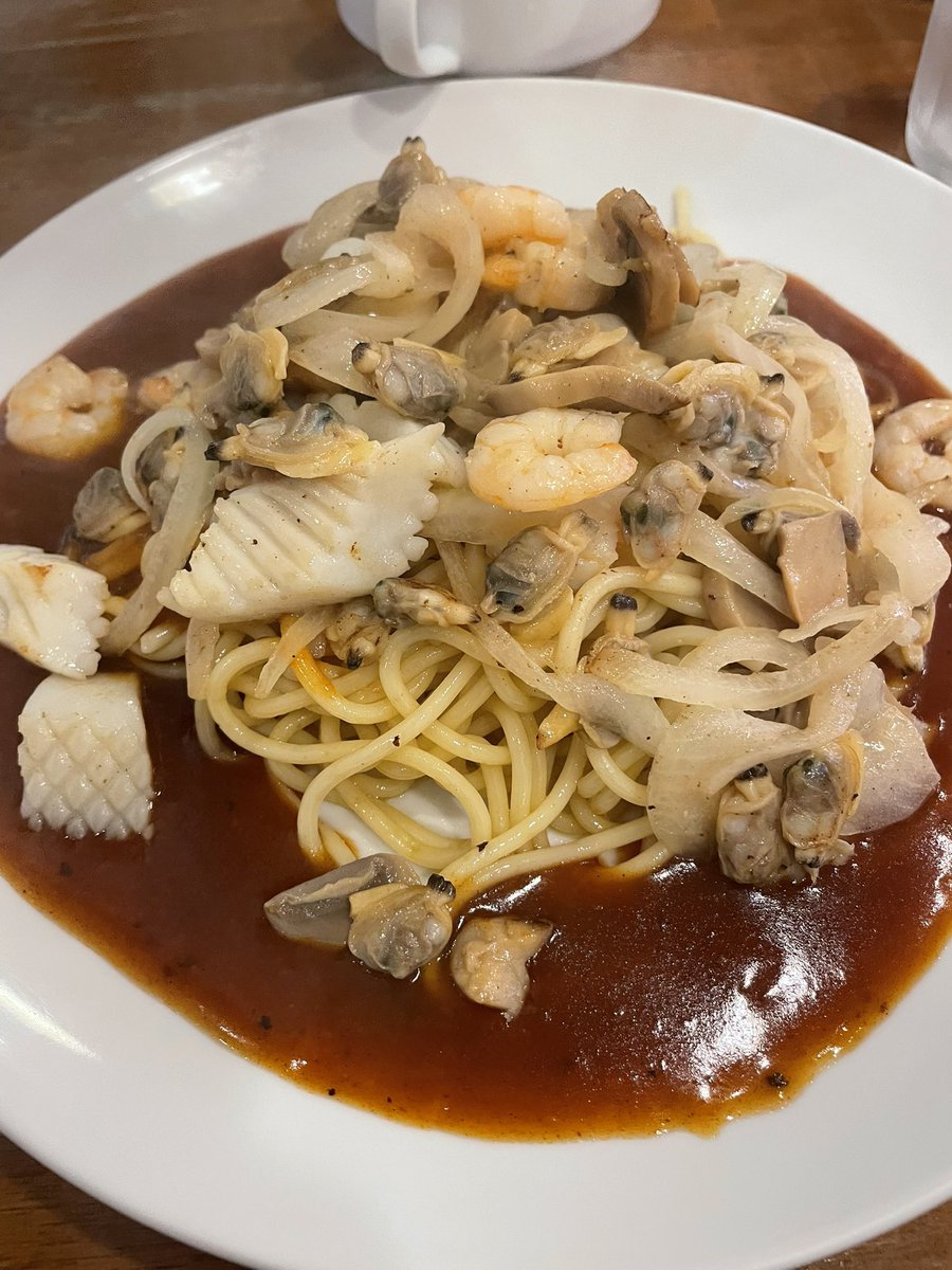 pacu0901's tweet photo. 3連休最終日ー
よく飲んで食べて、久々に活動的な3連休でした🫰
#あんかけパスタ
#ビール
#乾杯
#ガスト https://t.co/hKs7OECXWC
