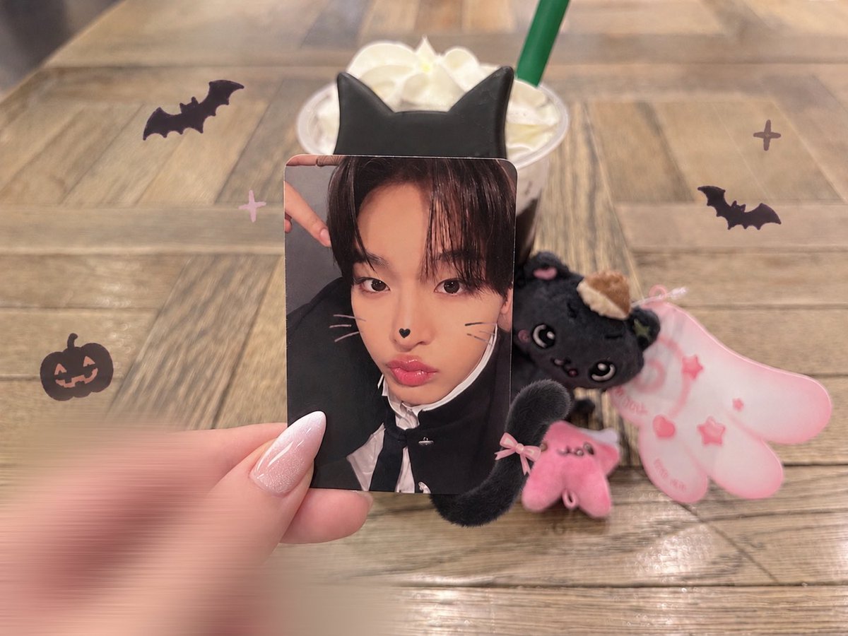 conu_411's tweet photo. りくにゃんペチーノ🐈‍⬛🎃⋆˙⟡ https://t.co/1ydGdZaDEB