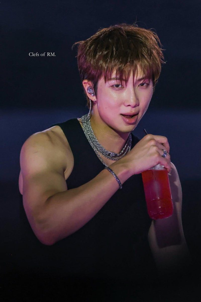 BTStoleMyTidies's tweet photo. DO I FEEL OKAY? NO...... DO I LET YOU FEEL OKAY? ABSOLUTELY NOT......SUFFER WITH ME NOW https://t.co/QeY1Sd9hqh