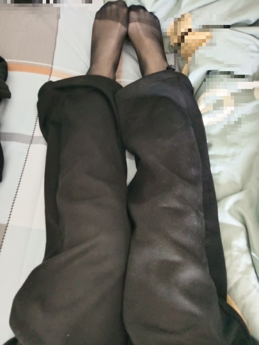 shishixnn's tweet photo. 又到了穿裤里丝的季节了嘛😍
#男娘 #伪娘 #黑丝 https://t.co/1LrAWNZXMo