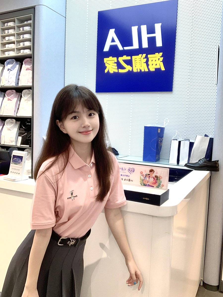 LisaB12090557's tweet photo. Soft pink polo, casual shopping snapshots inside the clothing store.#ootd #shoppingday https://t.co/nRJVXuuUDc
