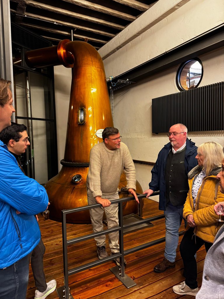 Athuemmler's tweet photo. Am Wochenende waren auch die Wikinger los in unserer Besucher Destillerie🥃🚀😂! #visitstkilian #destillery #wikinger #stkiliandestillers #vikings https://t.co/JwV9BtbcCu