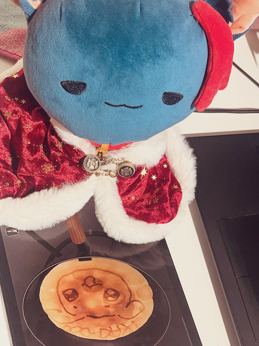 Merpinee_'s tweet photo. #DoggingDay
What’s this cutie cooking up on my desk 😤💖 https://t.co/BINPLEB5qe