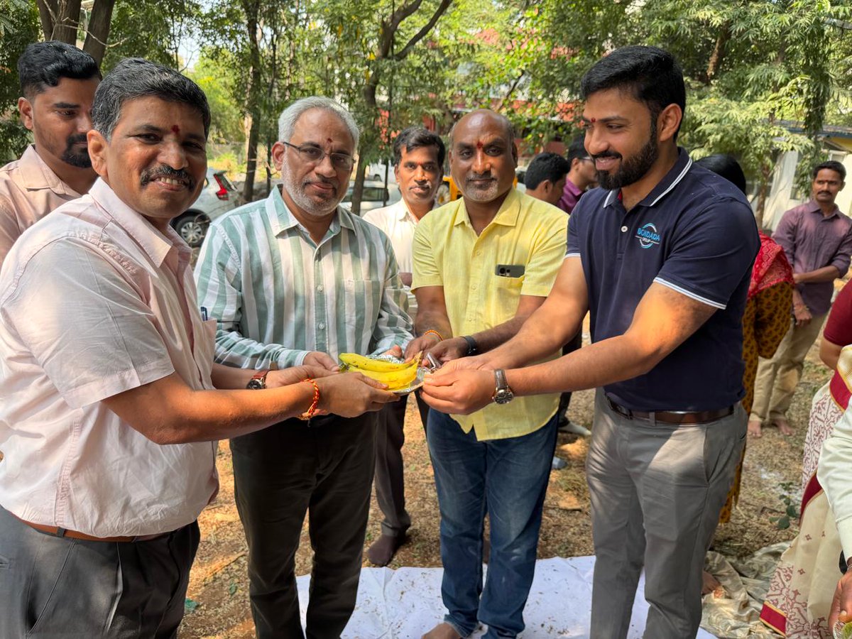 BondadaOnline's tweet photo. 🏗️ Building Infrastructure for a Safer Telangana!

We are constructing self-supported communication towers across Telangana to strengthen secure connectivity, enhance surveillance and support smart policing.

Engineering Connectivity. Empowering Safety.

@TelanganaCMO | @TelanganaCS | @TelanganaPolice 
#CommunicationTowers #PublicSafety #TelecomInfrastructure