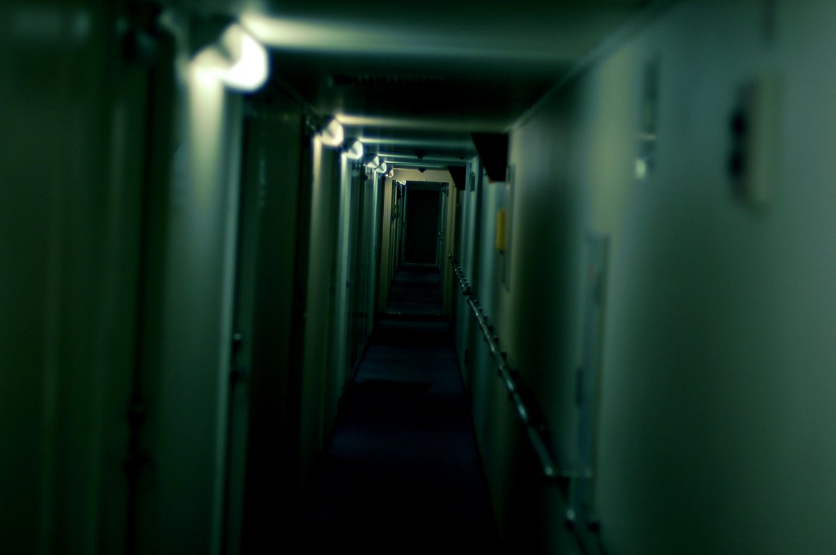 K305F17575's tweet photo. どうして私が撮った写真はバイオハザードの様になってしまうのでしょうか。海峡みなとまつりで学生の漁業練習船を撮っただけなのに。
#馬関みなとまつり #下関市 #バイオハザード https://t.co/CJifJ0bnlM