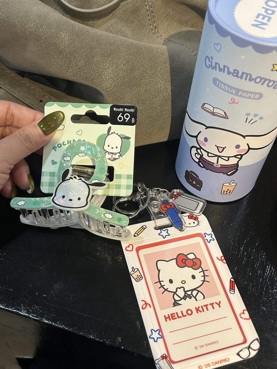 looookmai's tweet photo. moshi moshi ทำถึงแบบ 100/10 ของจริงน่ารักมากกก อยากจะกรี๊ด เชียร์ให้เก็บ frame card นะ มีความพวงกระจุ๊กกระจิ๊ก และกิ๊บหนีบผมคือวิ้งๆ เล่นแสง น่ารักทุก character เลยจริงๆ คุณภาพเกินราคาหลักสิบไปมากกก

กดทางออนไลน์ใช้โค้ดส่วนลด+ส่งฟรีได้ด้วยค่ะ https://t.co/QfUzMKOjpi