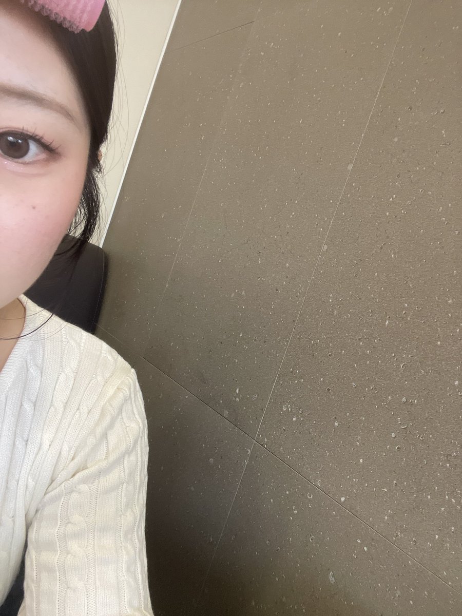 YD162J75's tweet photo. 님들 모하셈 ㅎㅎ
셤공뷰 ㅈ같다 ㅠ https://t.co/41nPprAYLD