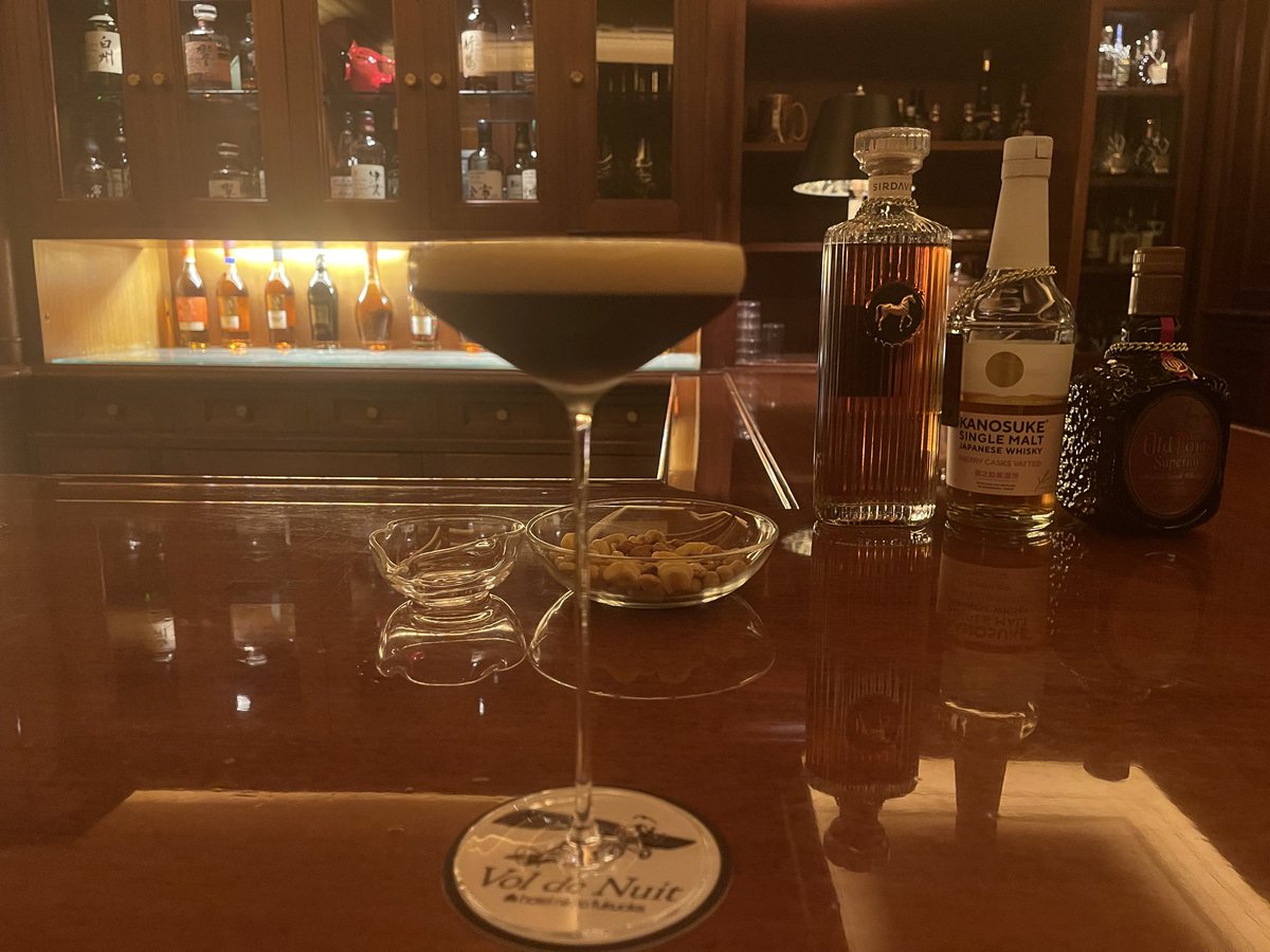digitaltechsys's tweet photo. 今日は面接があり東京からとんぼ帰り。移動疲れを残さないようにフィットネスへ。しっかりと運動してサウナでたっぷりと汗を流した。いつものBARで少しチルアウト。JAZZとお酒でととのえて明日に切り替える。 https://t.co/HtzzxbLDie