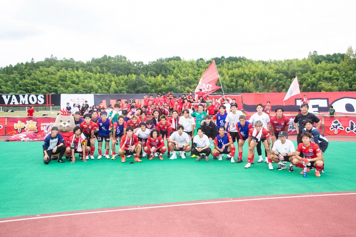 verspahonigiri's tweet photo. 勝利🙌たくさんの応援ありがとうございました😊選手、スタッフへの差し入れもありがとうございました🙇‍♀️
次回の日田開催10/31(土)もスタジアムを赤く🔴日田を盛り上げましょう！

そして今週末10/18(日)はクラサスサッカーAでホームゲームです⚽️勝つぞー✊
🔗 https://t.co/DABp6sfaSf

#ヴェルスパ大分 https://t.co/DCm9oI1Xbc