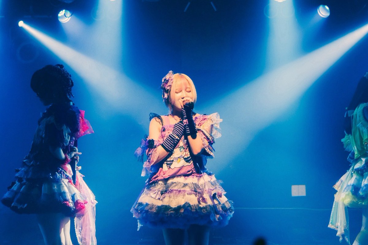 Magilimi_Riris's tweet photo. 【遅ればせながら】
魔法少女になって昨日で半年が経ちました❕
早すぎて来年の4/11までもう寂しい気持ちが止まらないけど、応援してくれてる契約者のみんないつもありがとう
マジリミでいれてとっても幸せです❕

残り半年まだまだ楽しいことしたいので
着いてきてくれるとうれしいな

#マジリミ https://t.co/07rgfyCdLG