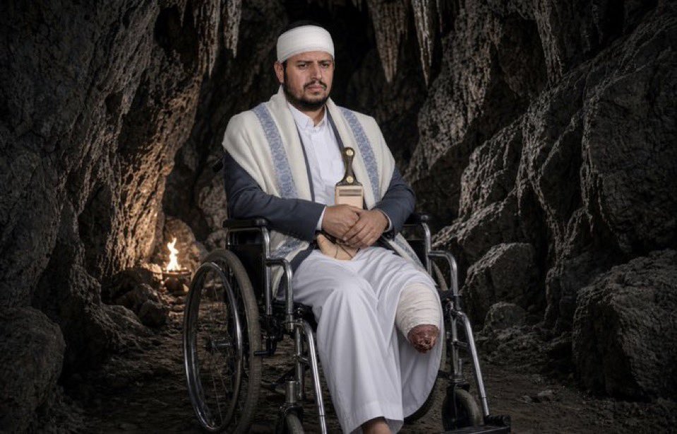 ALMNBHER's tweet photo. صقور سلمان حالفين يقطعونك وصله وصله اليوم رجلك اليسرى بكره اليمنى نخليك عبره لمن لايعتبر🦅🇸🇦 https://t.co/3JkPiZrlPJ