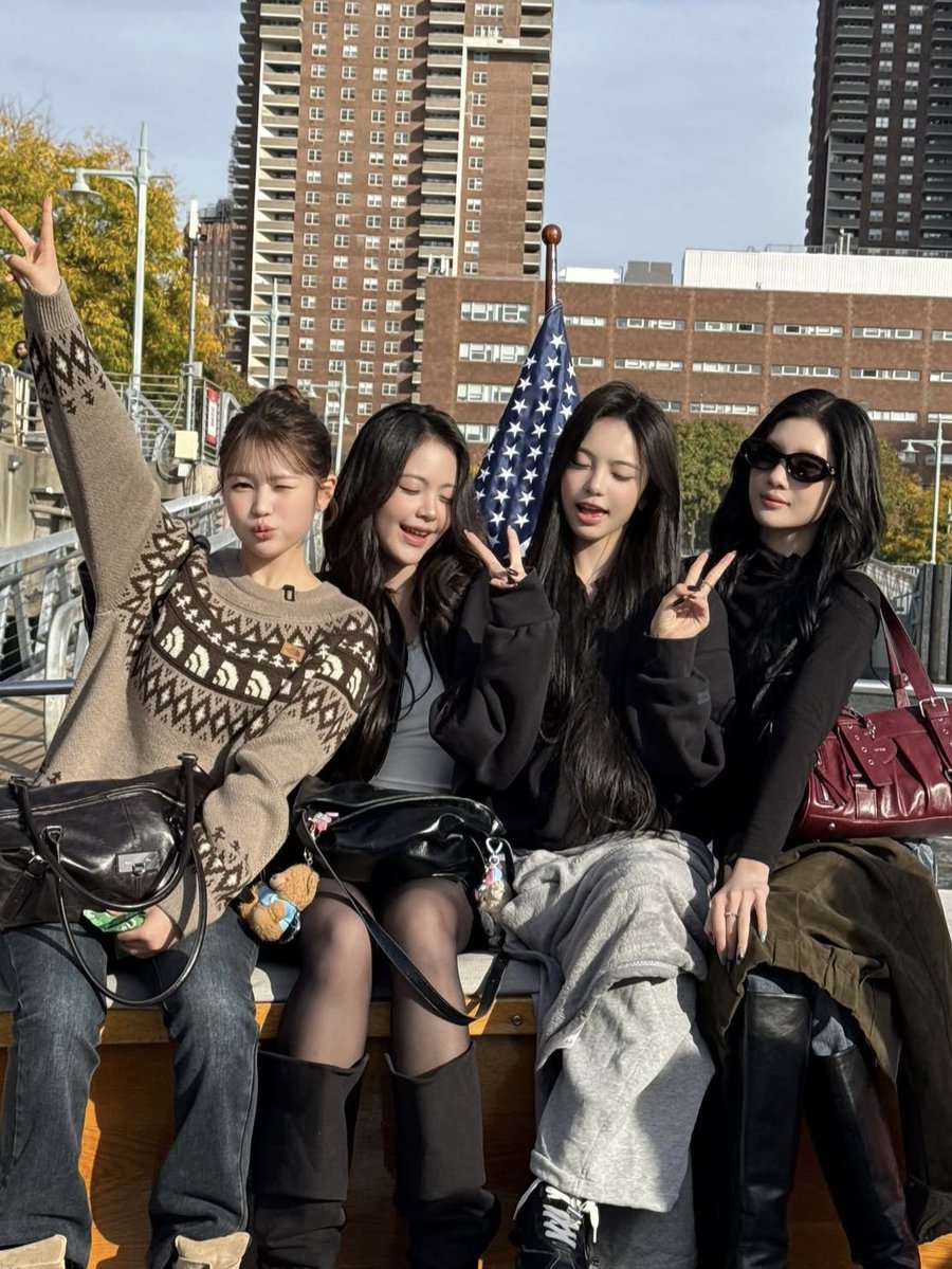 H2H_zip_'s tweet photo. 261012 하츠투하츠 인스타 #카르멘 🌴 https://t.co/p64KqKoG3k