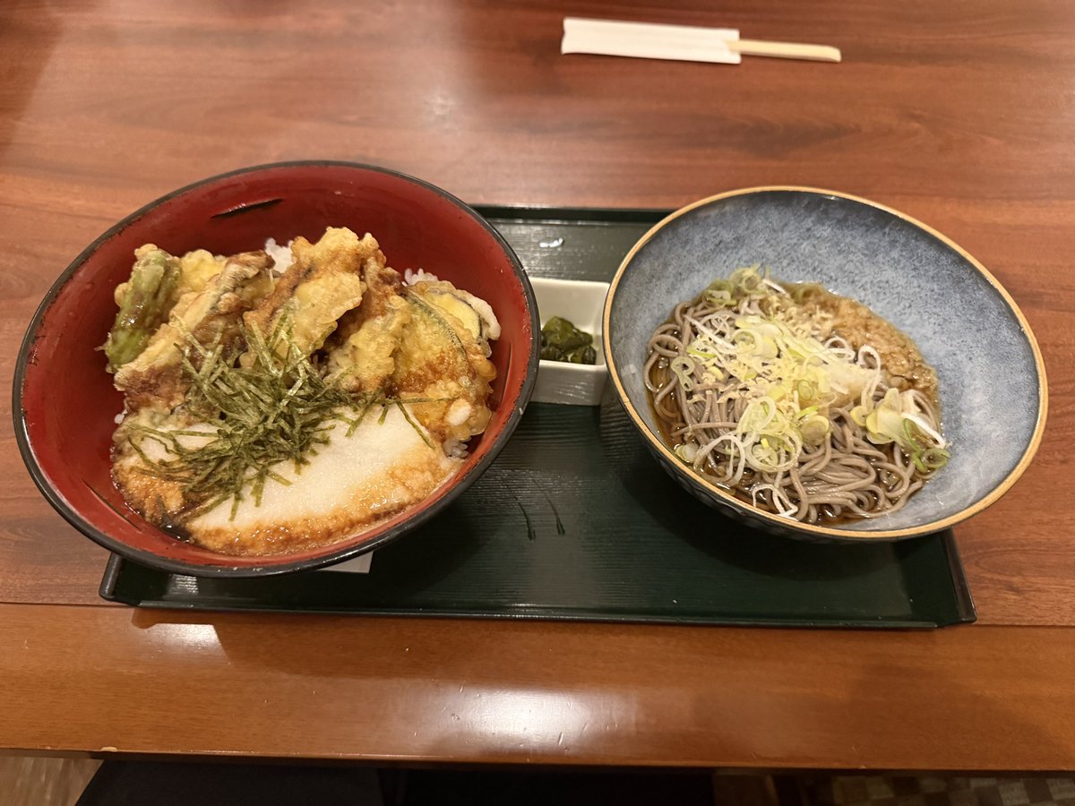yamata0412's tweet photo. 途中下車して♨️
あとは帰宅して手洗い歯磨きして寝るだけです🖖 https://t.co/VVH9Y0pzU5