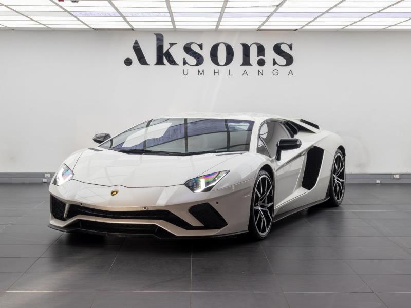 BoitumeloCaleb's tweet photo. R12 499 990
2017 Lamborghini Aventador
S Coupe
6.5L naturally aspirated V12 engine 
544kW &amp; 690Nm of torque
(19 000 km) 
Full Service History https://t.co/ARkD5fS8n1
