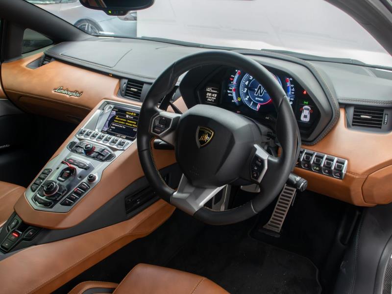 BoitumeloCaleb's tweet photo. R12 499 990
2017 Lamborghini Aventador
S Coupe
6.5L naturally aspirated V12 engine 
544kW &amp; 690Nm of torque
(19 000 km) 
Full Service History https://t.co/ARkD5fS8n1