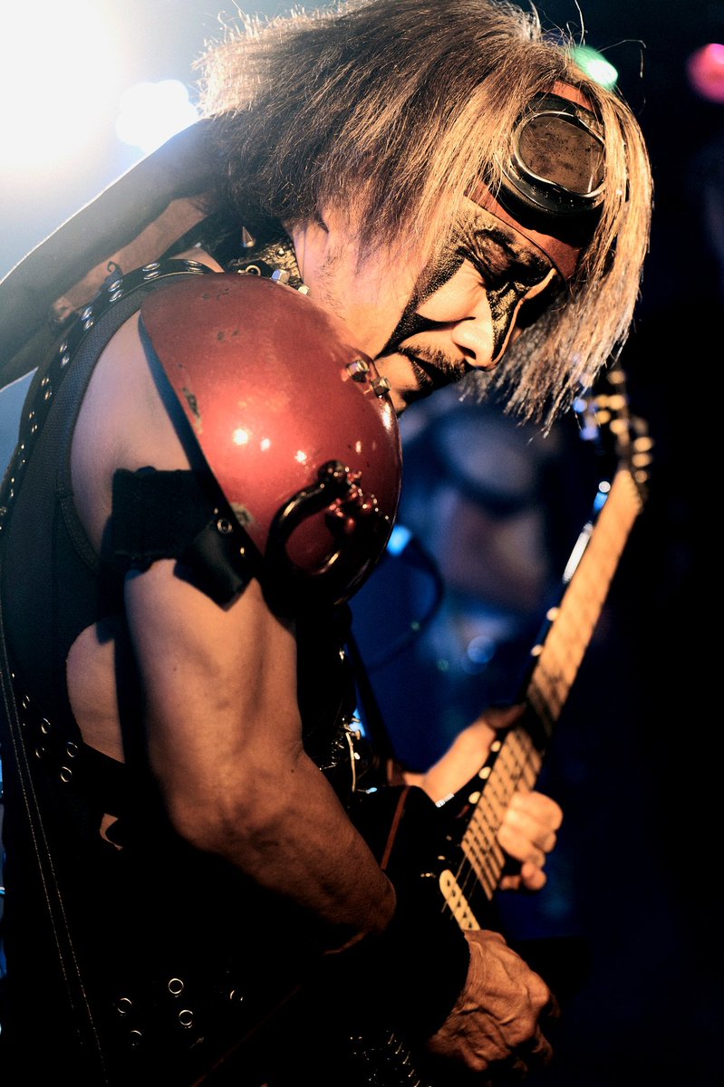 carboyfromhell's tweet photo. いよいよ来週！NIIGATA METAL CITYで会いましょう！  #私が奏でます派遣人造人間ギガ黒澤 #HELLDUMP #弾いてみた https://t.co/SBlku1Vq6m