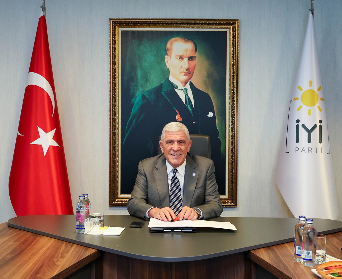 iyiparti's tweet photo. Genel Başkanımız Sayın Müsavat Dervişoğlu’nun (@MDervisogluTR) başkanlığında,

Başkanlık Divanı Üyelerimizle olağan toplantımızı gerçekleştirdik. https://t.co/fKy4zFOem7