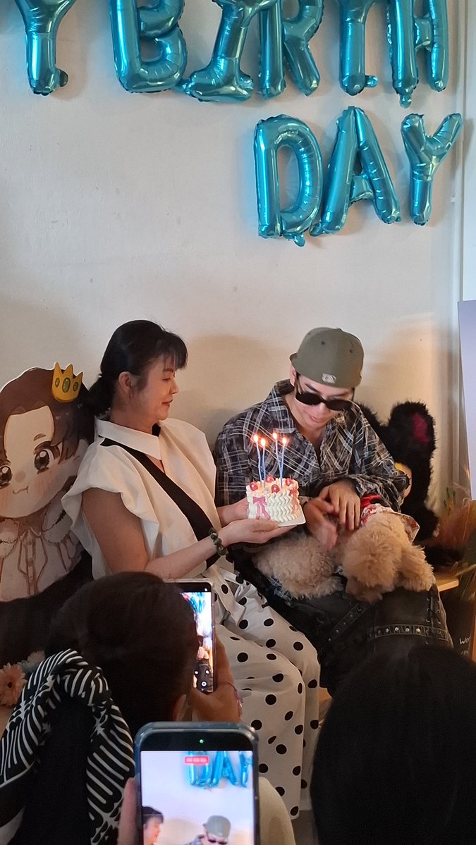 Andrea12051578's tweet photo. Happy birthday @babe_in_  🤍

#BabeBetterChapter 🤍
#babiibabe https://t.co/FpIA6ZOpcA