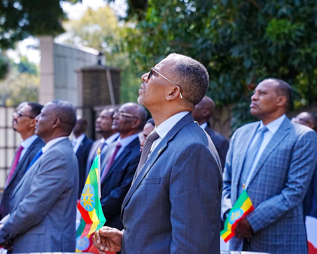 MeseretTekalign's tweet photo. Célébration de la 19e Journée du Drapeau National Éthiopien ! 🇪🇹 
Un symbole fort pour réaffirmer notre engagement envers l'unité nationale et la responsabilité partagée. Ensemble pour l'avenir.✨ 
@MFAEthiopia 
#Ethiopia #NationalFlagDay #Unity https://t.co/XzBrSGpA2r