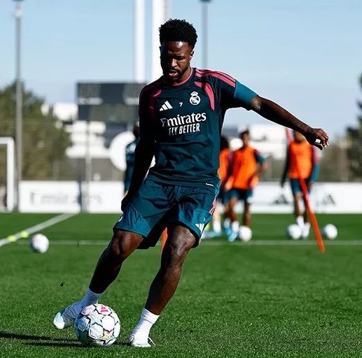 theMadridZone's tweet photo. Vinicius Jr 🔥 https://t.co/FhXaApwBdZ
