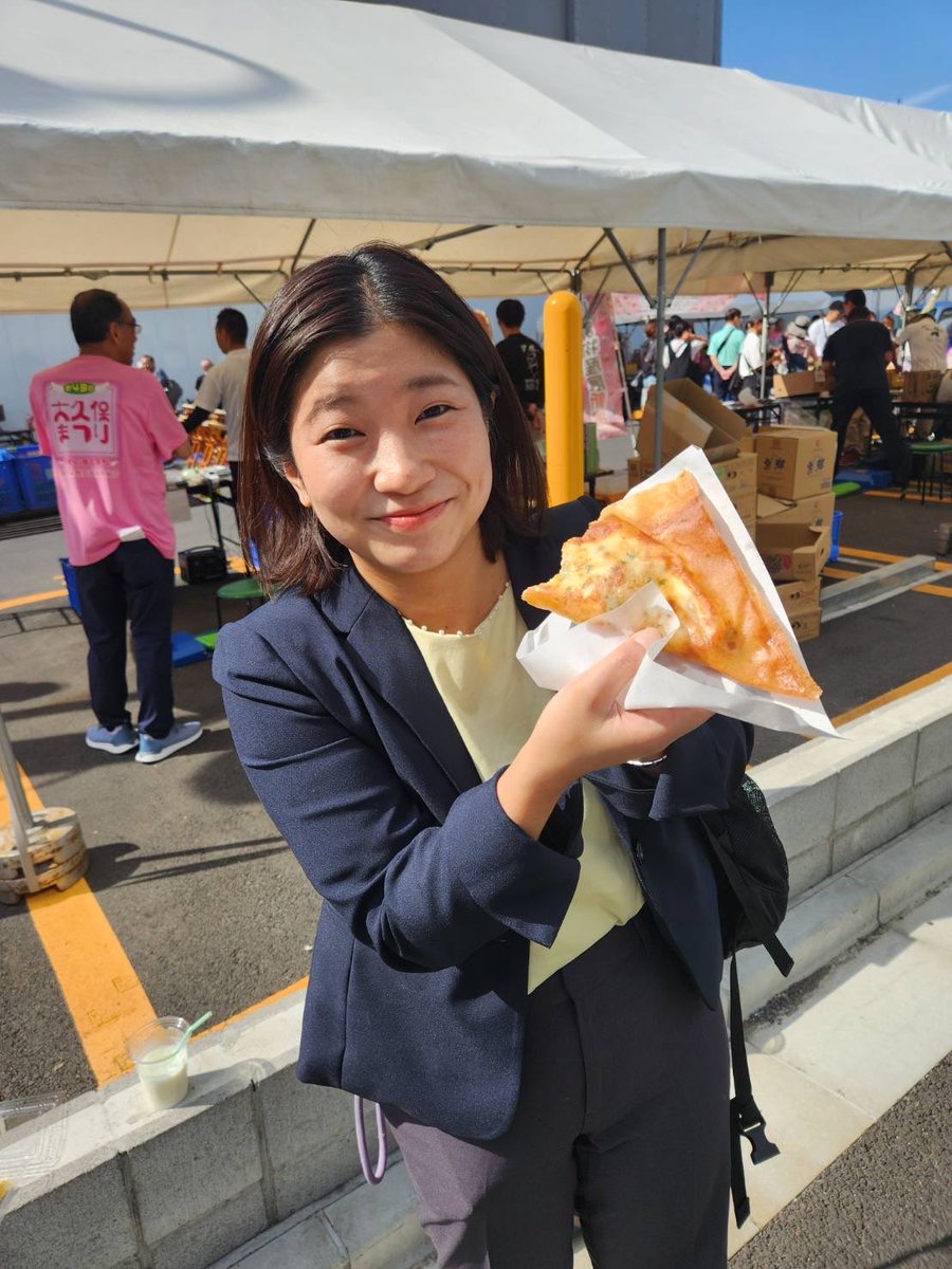 asahi_kuroda's tweet photo. 大久保まつりに参加！多文化共生のまち新宿らしいおまつりです
そして美味しい食べ物✨ブリックという、チーズやジャガイモが入ったチュニジアの揚げ餃子を頂きました

そのまま高田馬場流鏑馬へ。的を射たときのパンという音は迫力がありました。写真は速すぎてとれず、走り切ったあとのお馬さんです https://t.co/Axua5PTXNX