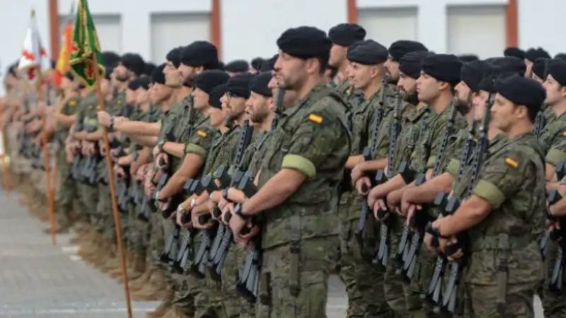 ignacio_vlldld's tweet photo. ✨🇪🇸 ¿Creéis que nuestra patria tiene las fuerzas armadas que merece❓

#DIFAS2026 #DiaDeLasFuerzasArmadas #12deOctubre #DiaDeLaHispanidad #12O https://t.co/nVkTlvVcxy