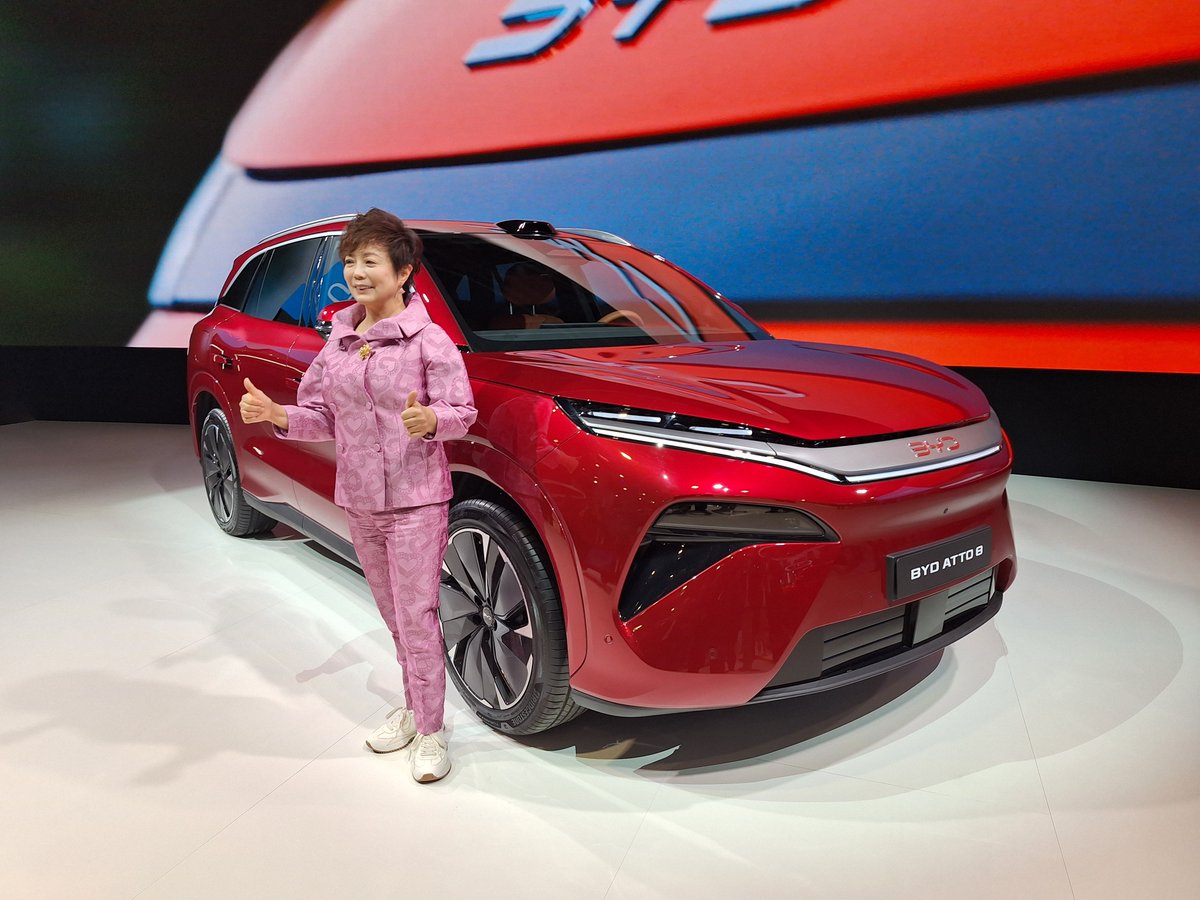 Automotive_Blog's tweet photo. Stella Li, Executive Vice President of BYD, unveiling the all-electric Atto 8 SUV here at the Paris Motor Show. It's the first BYD in Europe to feature the company's revolutionary Flash Charging tech - that's a 10-97% boost in just nine minutes! https://t.co/UUHGU0HWFz
