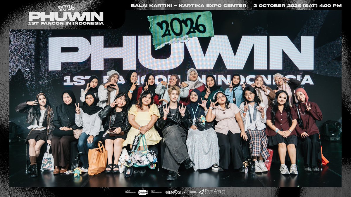 Threeanglespro's tweet photo. The 2026 Phuwin 1st Fancon in Indonesia went by like a minute, but the memories we made with Phuwin are here to stay 🌟

INDONESIA, the group photos with Phuwin are finally here! Here’s something to keep, look back on, and relive our brightest moments all over again 💚📸

🔗: https://t.co/JRtTSbwIGS 

#Phuwintang #2026Phuwin1stFanconinIndonesia
#GMMTV #friendsterth #ThreeAnglesProduction
