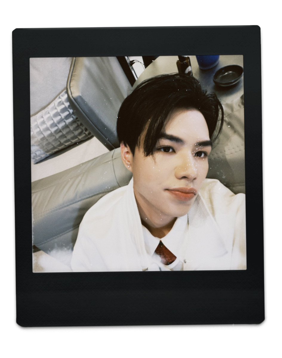 clo_ver_riser's tweet photo. 😋😏😐🤨

#CLO_VER
#RISERMUSIC https://t.co/GYanmBMEg4
