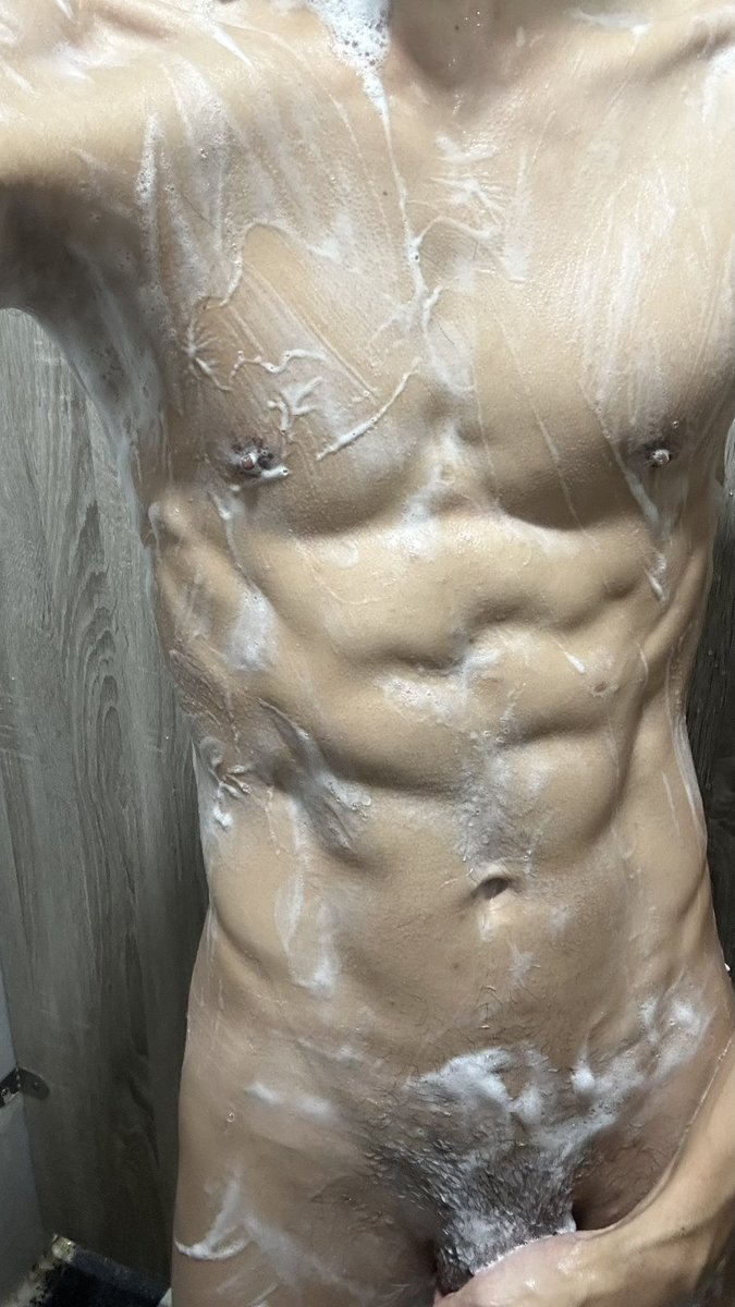 mm991081's tweet photo. 游泳完 都希望有狗狗可以幫忙吃🥵 https://t.co/p72vxOE6HW
