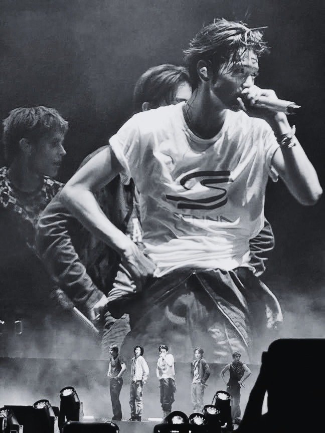 sheyyinnahn's tweet photo. #keonho on the big screen https://t.co/1foQavrZyx