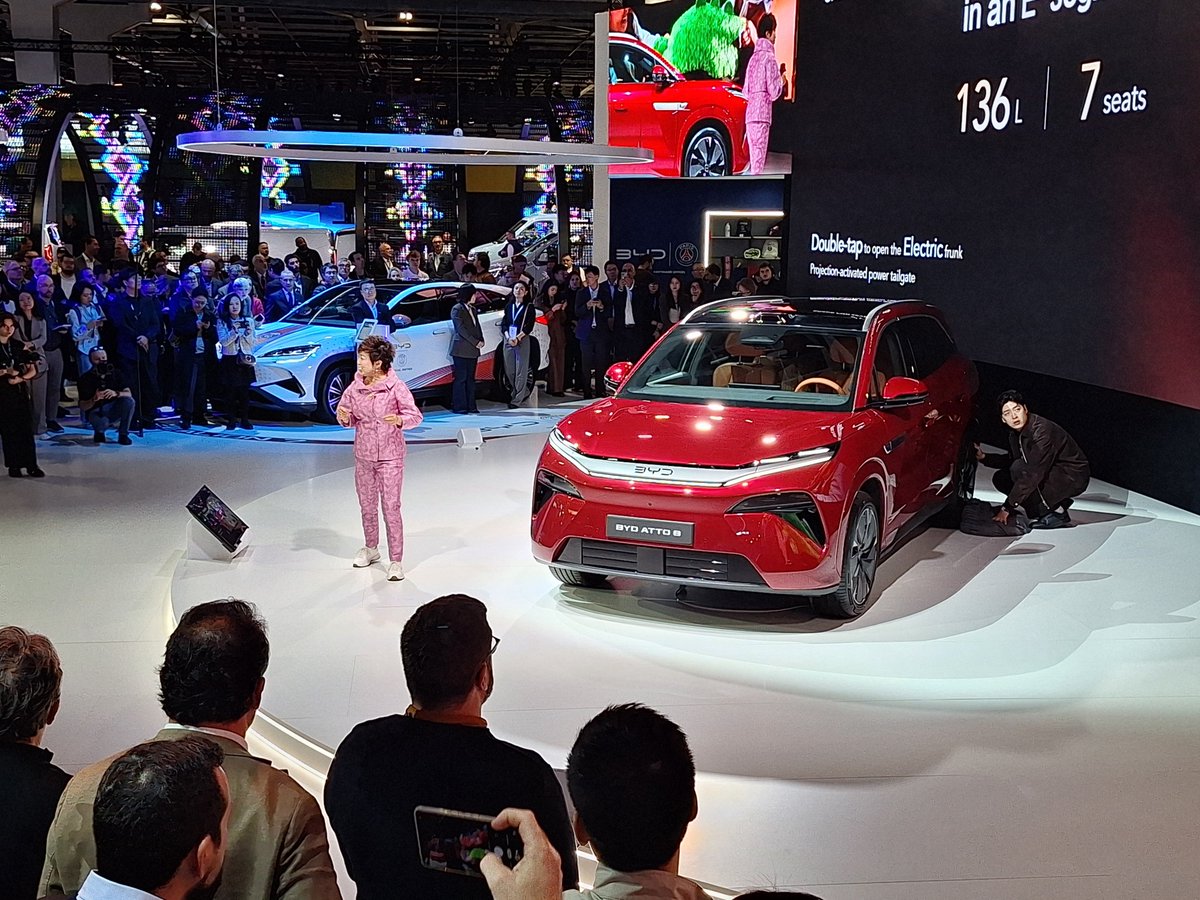 Automotive_Blog's tweet photo. Stella Li, Executive Vice President of BYD, unveiling the all-electric Atto 8 SUV here at the Paris Motor Show. It's the first BYD in Europe to feature the company's revolutionary Flash Charging tech - that's a 10-97% boost in just nine minutes! https://t.co/UUHGU0HWFz