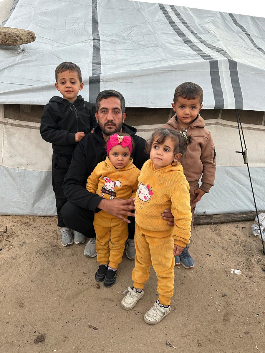 MohsenHamad0's tweet photo. ❤️ If my children touched your hearts, please show us some love and share our story. 🙏
https://t.co/nPBiSIrsvN
My children still need $200 for clothes and delicious food. 💔 Can you help me bring a little happiness to their lives? Every donation and share means so much to us. 🥹❤️