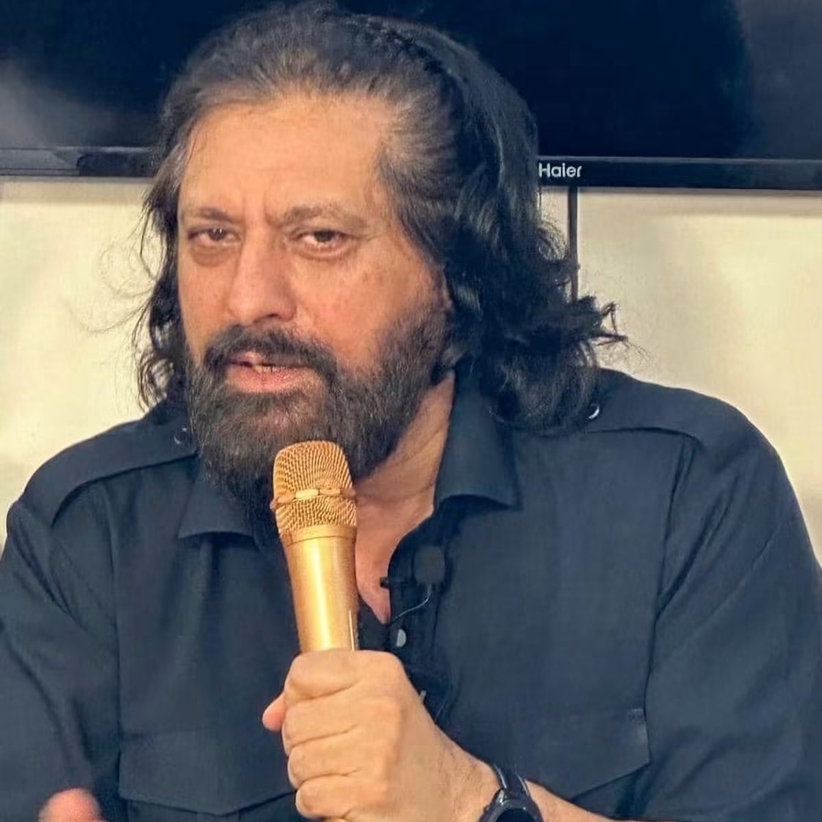 memehau5's tweet photo. Mujhe apny leader par fakhar hai
 Jo kabhi arrest nahi hoa🔥 https://t.co/WboRcSVd8I