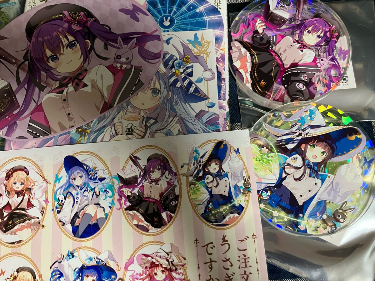 Harunoaaaaa's tweet photo. ごちうさの最新刊買ったらなんか色々付いてきただけでなく、、！
最推しのリゼをしっかり引き当てていくというね。試験合格のご褒美かもしれない。

心をぴょんぴょんさせて生きていきます🙏 https://t.co/iOYM03VOvd