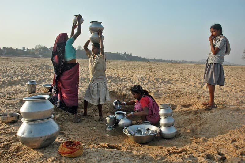 KrishnaPRachaos's tweet photo. As gen z many people don't know how was india before 2014:
Tap water 18%
Toilet 33%
Gas 40%
Electricity 55%
Poverty 33%
Inflation 11%
Expressway less then pakistan 
Gdp per capita less then pakistan.
Sanitation level less then somalia 
Gdp growth rate less then nigeria https://t.co/DYMS59uaF1