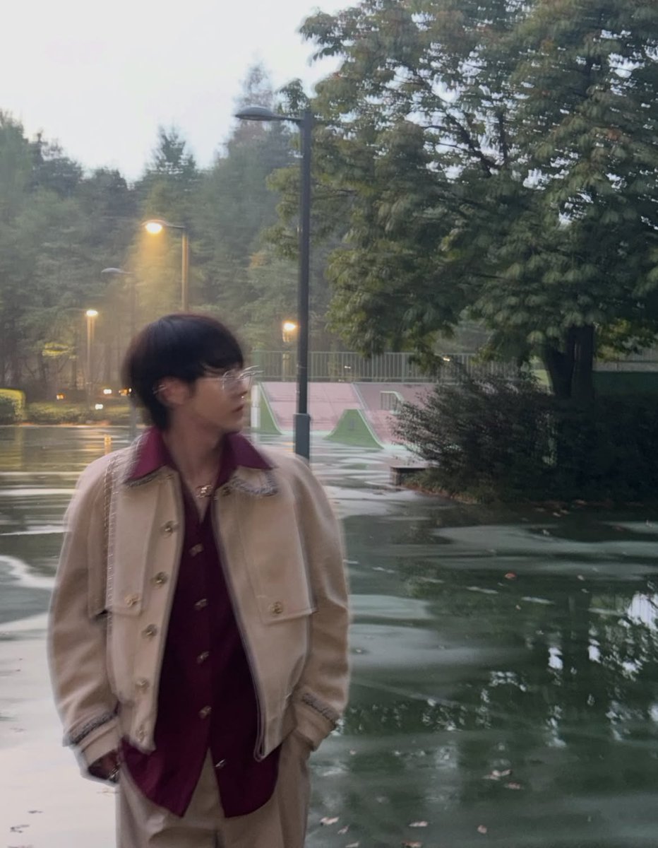 xiaorenbao's tweet photo. he's serving so douyin influencer here WTF https://t.co/3qll0QHReR