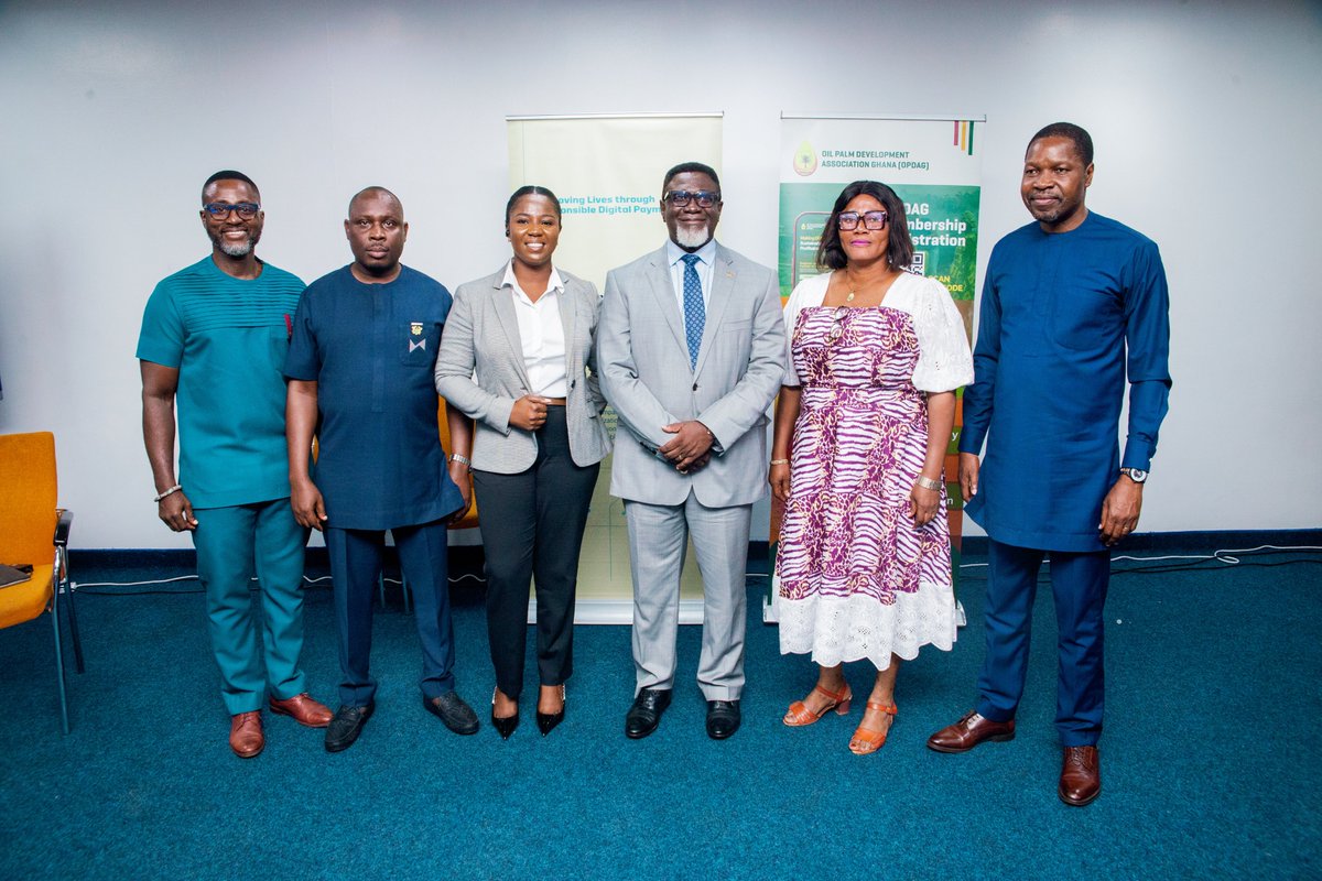BetterThan_Cash's tweet photo. 🇬🇭 What if rural #Ghana farmers enjoyed the same benefits of digital payments as people in #Accra?

A vision shared at a workshop on Ghana’s oil palm sector.

📲 Time to scale digital payments and help farmers &amp; communities access savings, credit and new financial opportunities! https://t.co/ZObqKdmGPg